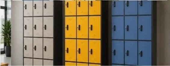 Lockers metálicos grises, amarillos y azules